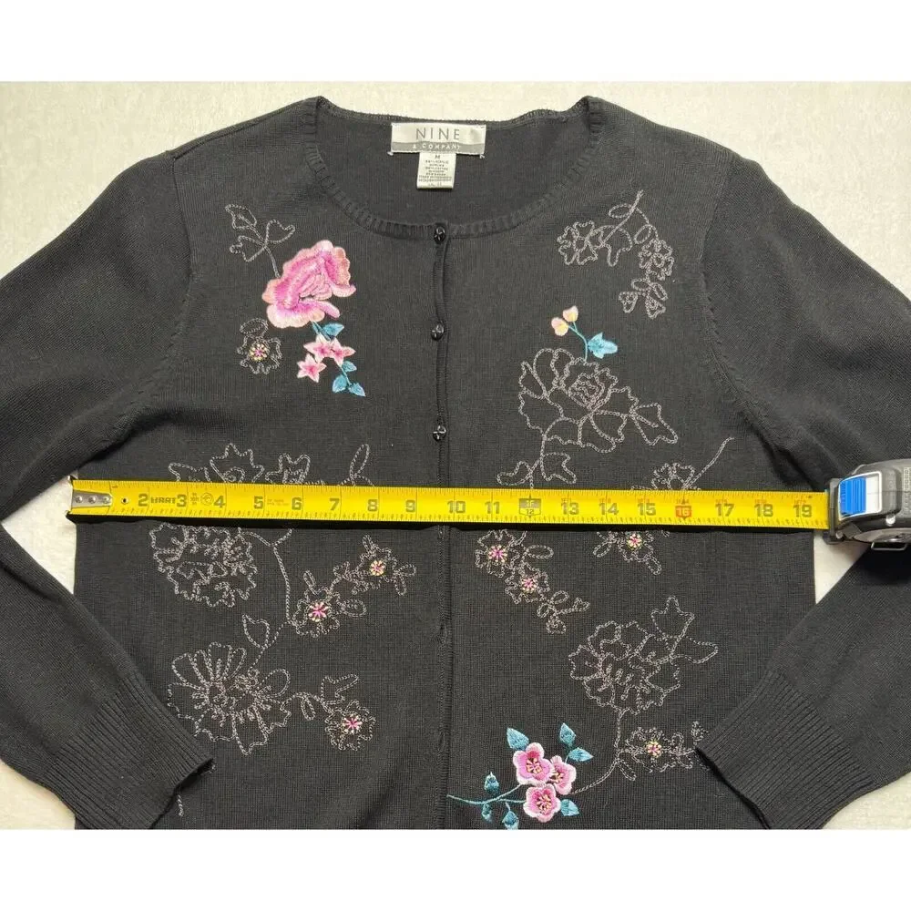 Women Nine & Company Embroidered Black Cardigan Button Sweater Medium Floral‎ - Picture 4 of 6